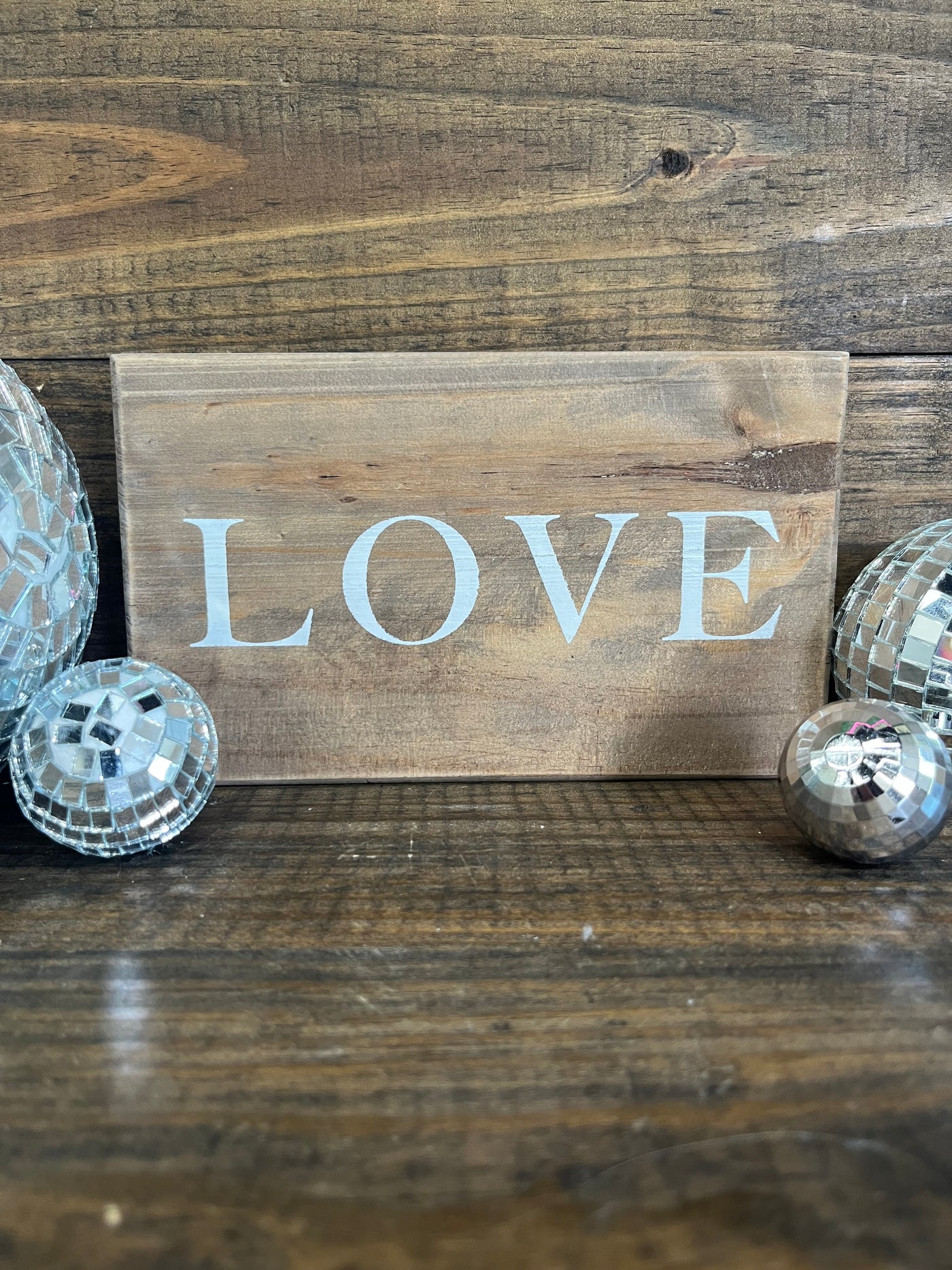 Wood Love Decor